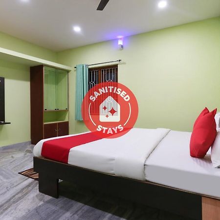 Vaccinated Staff- Oyo 45958 New Castle Inn Bhubaneswar Eksteriør bilde